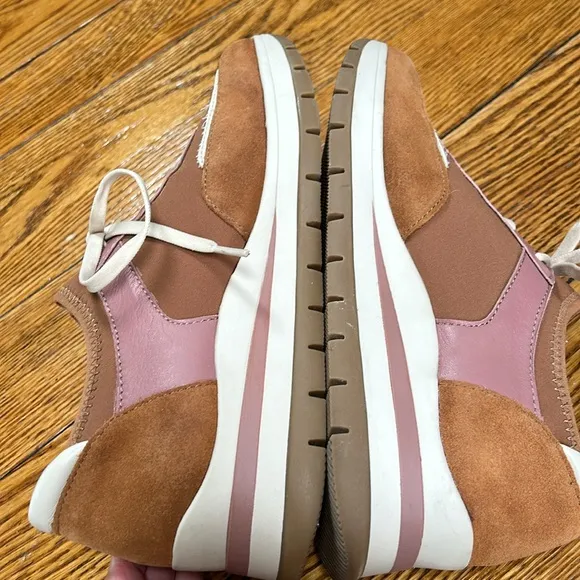 Naturalizer Remy Stretch style slip on sneaker. Suede and neoprene. Size 10.