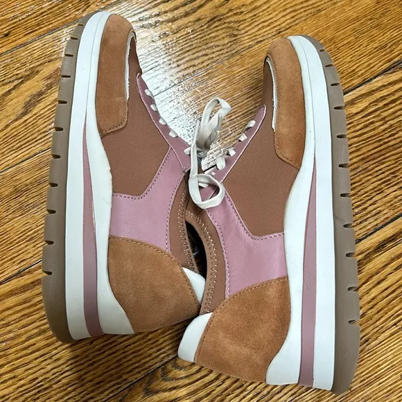 Naturalizer Remy Stretch style slip on sneaker. Suede and neoprene. Size 10.