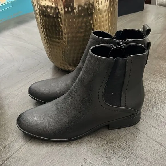 NATURALIZER Sampson Booties