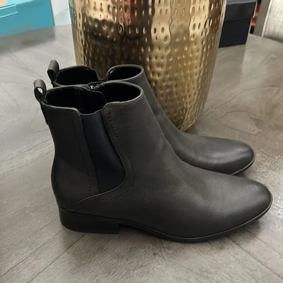 NATURALIZER Sampson Booties