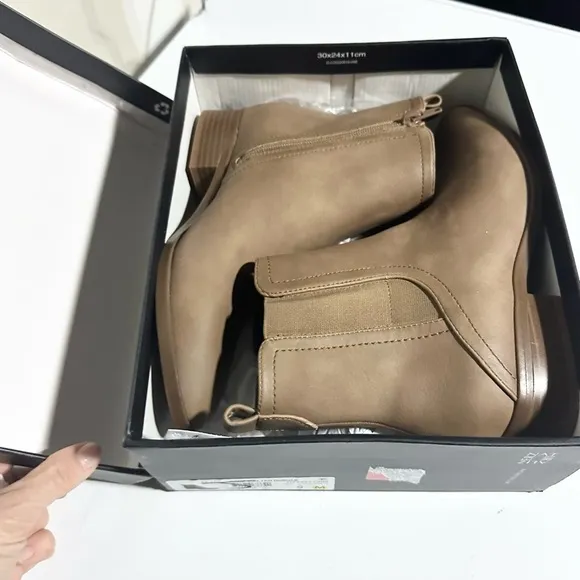 Naturalizer Sampson Tan Nubuck Block Heel Zip Chelsea Ankle Boots Size 9M NIB