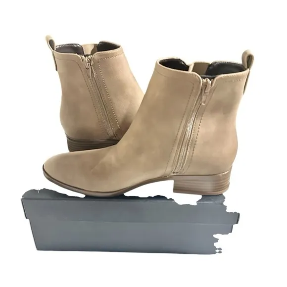 Naturalizer Sampson Tan Nubuck Block Heel Zip Chelsea Ankle Boots Size 9M NIB
