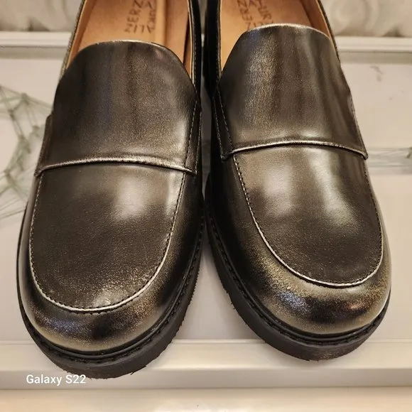 Naturalizer Women's Darry Slip-On Lightweight Lug Sole Heeled Loafer. NIB