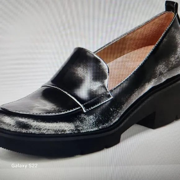 Naturalizer Women's Darry Slip-On Lightweight Lug Sole Heeled Loafer. NIB