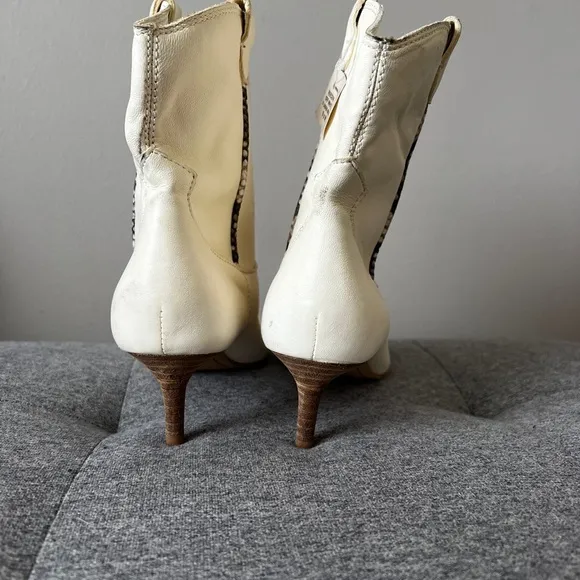 Never worn Dolce Vita Reece boots pointy kitten heel 6