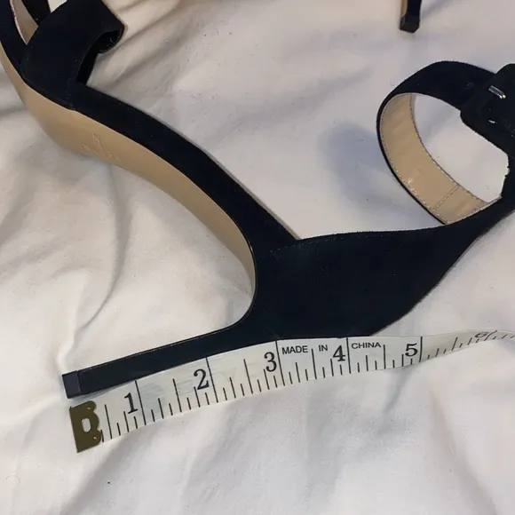Never worn NWOT Italian-made Banana Republic 3” heels sandals, black suede sz 9