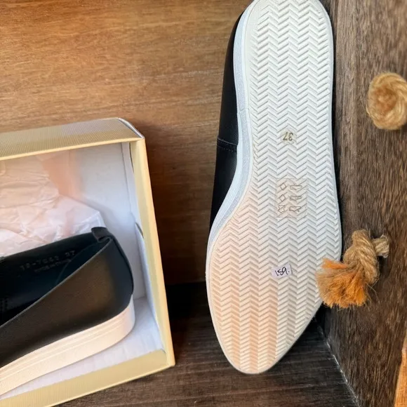 NEW ($159.00) Designer ALL BLACK Brand Side Scoop Slip On Sneakers