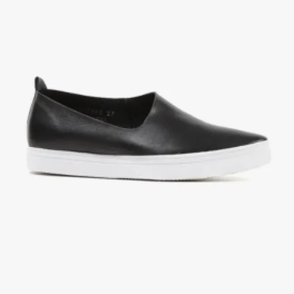 NEW ($159.00) Designer ALL BLACK Brand Side Scoop Slip On Sneakers