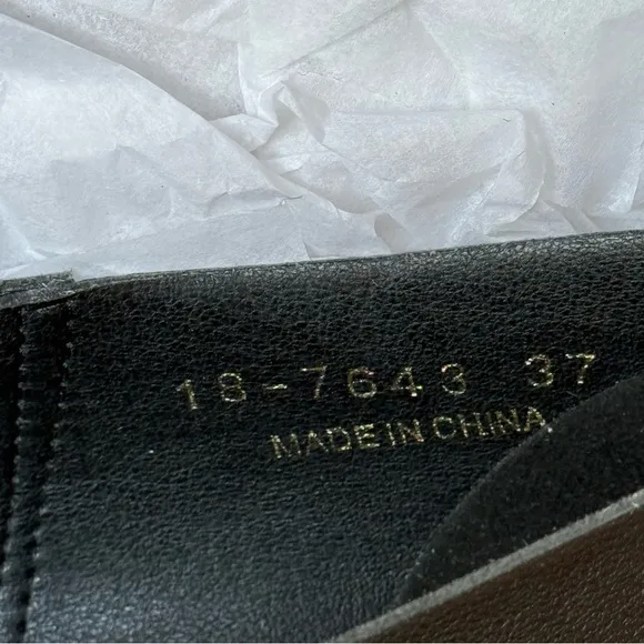 NEW ($159.00) Designer ALL BLACK Brand Side Scoop Slip On Sneakers