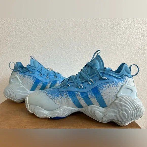 NEW ADIDAS TRAE YOUNG 3 Basketball Sneakers KidsSize 5 1/2 BLUE