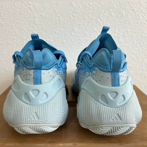 NEW ADIDAS TRAE YOUNG 3 Basketball Sneakers KidsSize 5 1/2 BLUE