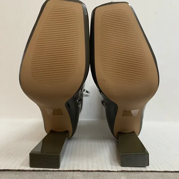 New Aldo Fidella Faux Patent Leather AnkleBootie Olive Green Size 9 $140MSRP