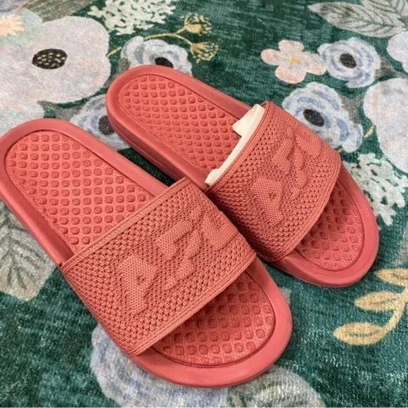 NEW APL Logo Techloom Slides Sandals sz 6 Cedar Mauve Pink Slip On Shoes