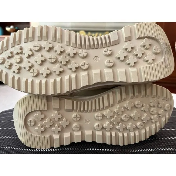 NEW AQUATALIA Leola METALLIC SHIMMER BEIGE Slip-On SNEAKERS US Size 8