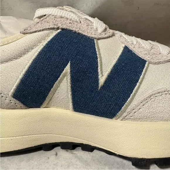 New Balance 327 White and Blue Sneakers