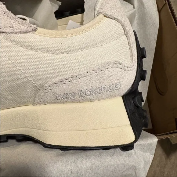 New Balance 327 White and Blue Sneakers