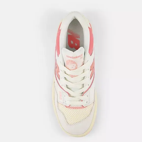 New Balance 550 in Desert pink with sea salt