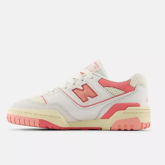 New Balance 550 in Desert pink with sea salt