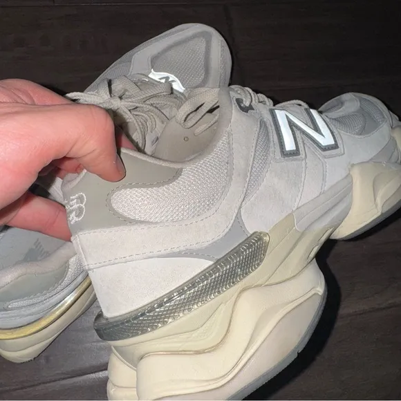 New Balance 9060 Sea salt with concrete and silver metallic