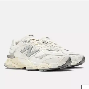New Balance 9060 Sea salt with concrete and silver metallic