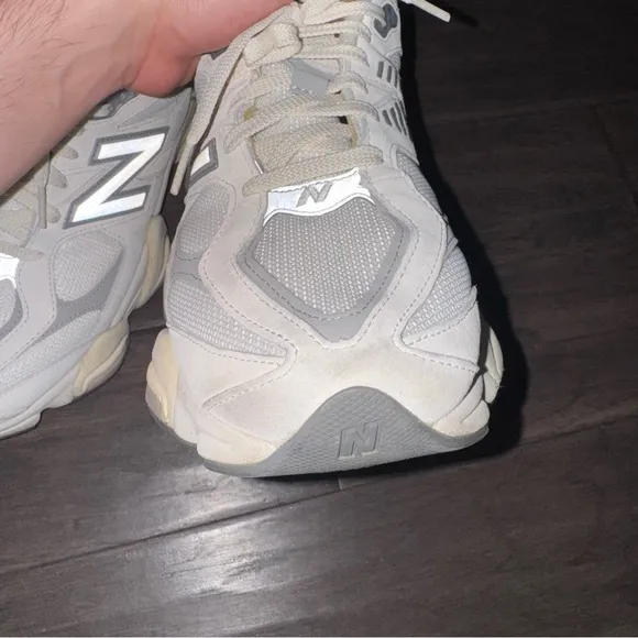 New Balance 9060 Sea salt with concrete and silver metallic