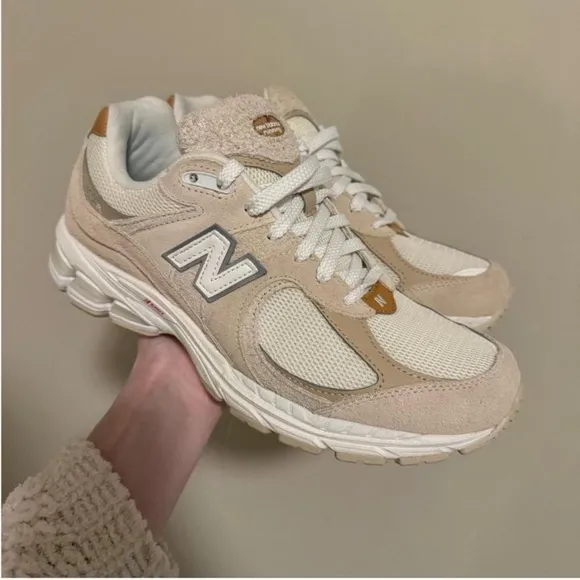New Balance Beige and Cream Sneakers M8/W10 2002R