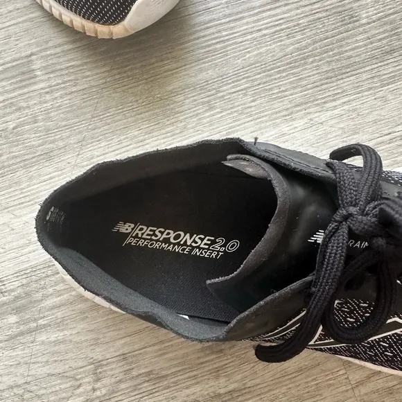 New Balance Black and White Sneakers Sz 11 super lightweight 🏃