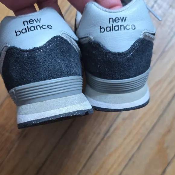 New Balance Black Sneakers