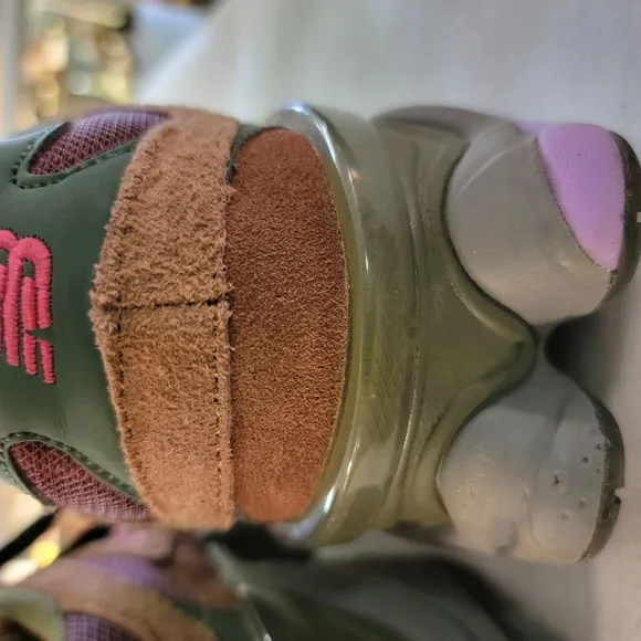 New Balance Kids' Green and Brown Sneakers