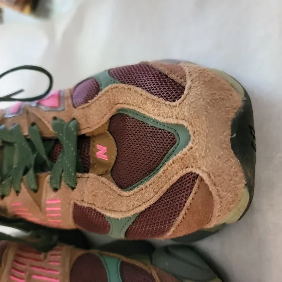 New Balance Kids' Green and Brown Sneakers