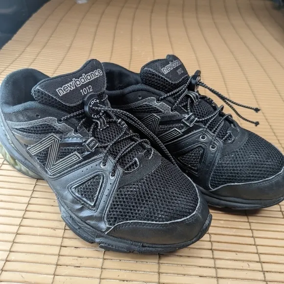 New Balance Mens 1012 MX1012BK Black Athletic Shoes Sneakers Size 10 4E