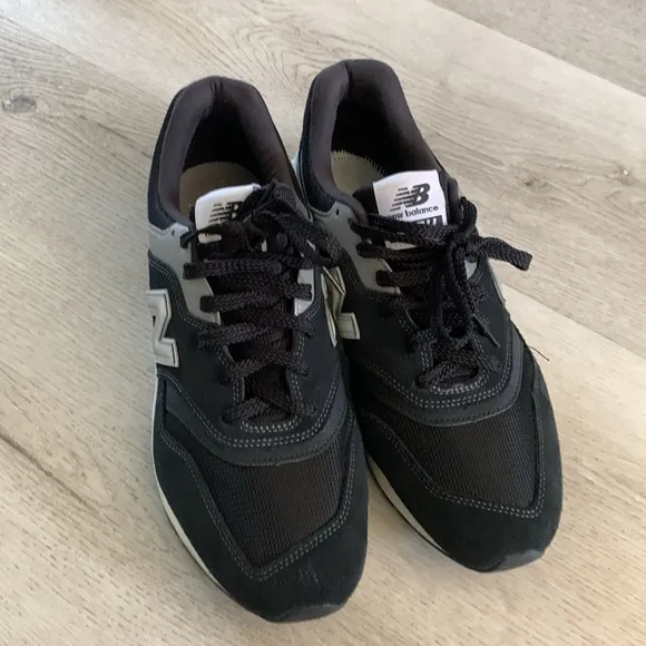 New Balance Men's Black and Gray Sneakers 997H Black Grey CM997HCC Size 10.5