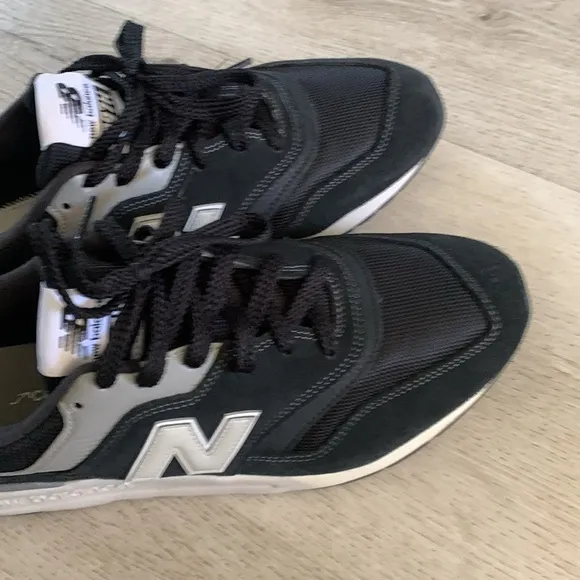 New Balance Men's Black and Gray Sneakers 997H Black Grey CM997HCC Size 10.5