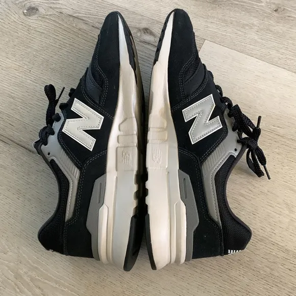 New Balance Men's Black and Gray Sneakers 997H Black Grey CM997HCC Size 10.5
