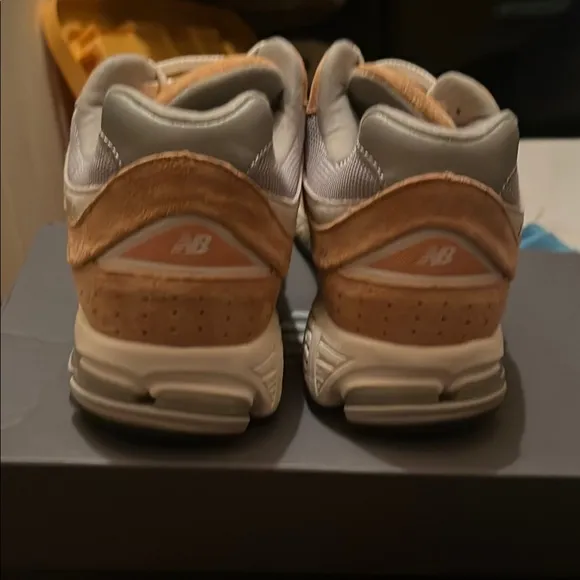New Balance Men's Tan and Gray Sneakers