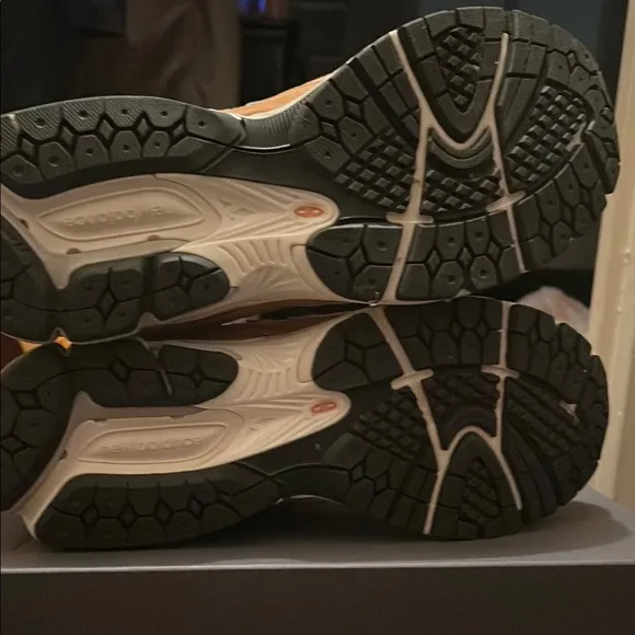 New Balance Men's Tan and Gray Sneakers