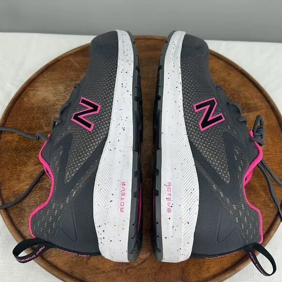 New Balance Shoes Wm 11 D (Wide) Grey/Pink Composite Safety Toe Work Sneaker