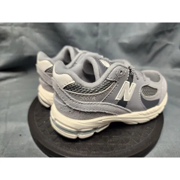 New Balance Toddlers 2002 Sneakers IC2002ST Lace Up Grey Size 8 NEW IN BOX!
