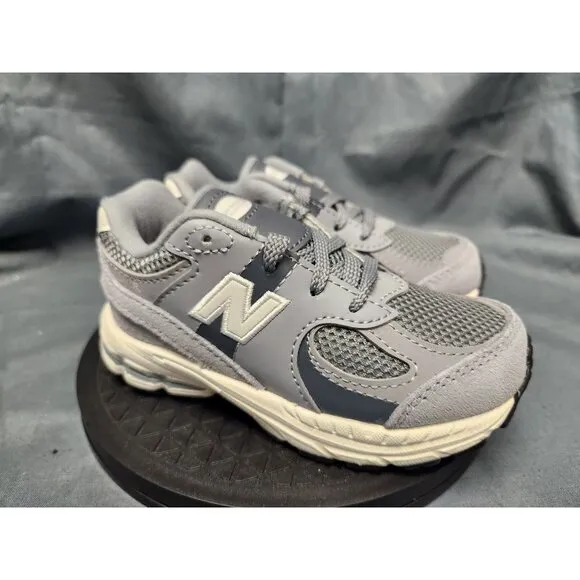 New Balance Toddlers 2002 Sneakers IC2002ST Lace Up Grey Size 8 NEW IN BOX!