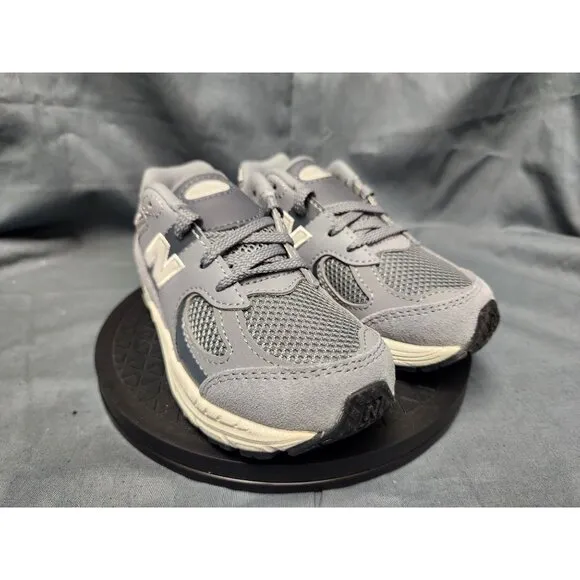 New Balance Toddlers 2002 Sneakers IC2002ST Lace Up Grey Size 8 NEW IN BOX!