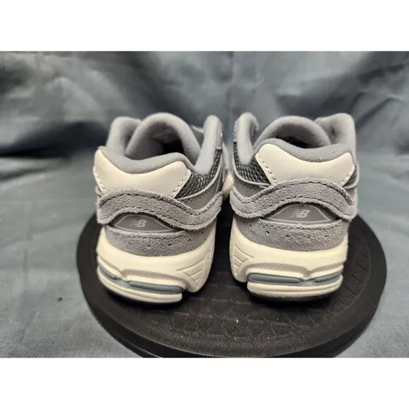 New Balance Toddlers 2002 Sneakers IC2002ST Lace Up Grey Size 8 NEW IN BOX!