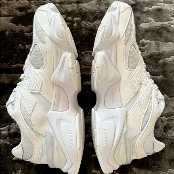 NEW BALANCE White Grey Athletic Girls 9060
