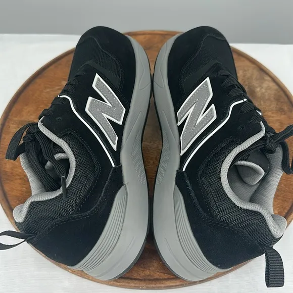 New Balance Work Shoes Mens 7 Black Safety Toe Lace Up Sneakers