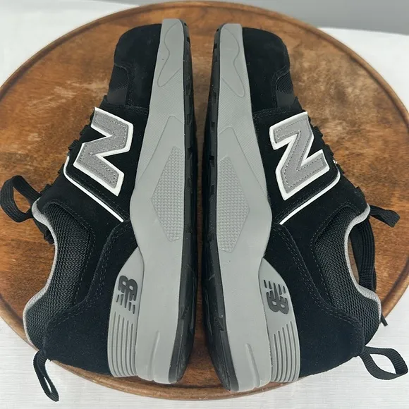 New Balance Work Shoes Mens 7 Black Safety Toe Lace Up Sneakers