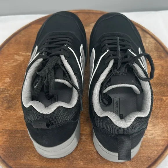 New Balance Work Shoes Mens 7 Black Safety Toe Lace Up Sneakers