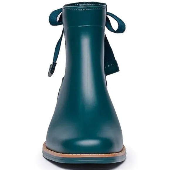 NEW Bernardo Briton slip on Chelsea rubber leather teal slip on rain boots