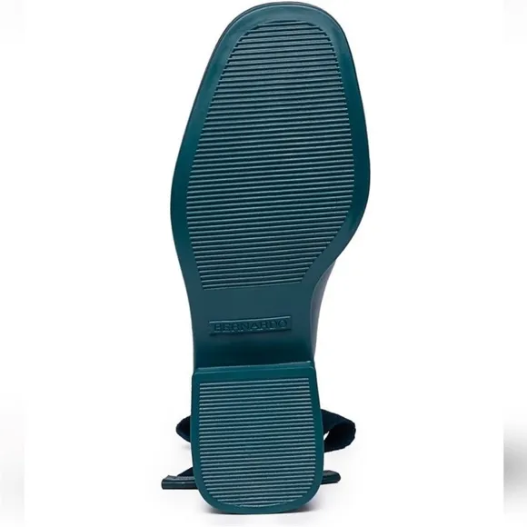 NEW Bernardo Briton slip on Chelsea rubber leather teal slip on rain boots