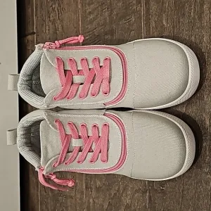 New Billy Short Wrap Girl's High Top Sneakers sz 4 NWOT