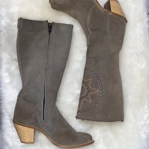 New Bohemian Tan Leather Suede 2” Heel Slip On Women’s Boots size 7