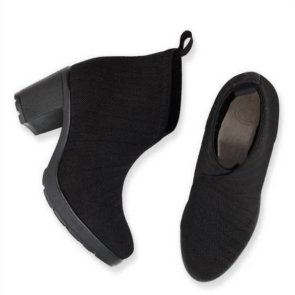 NEW CHARLESTON SHOE CO. women's cypress boots - wide in black herringbone